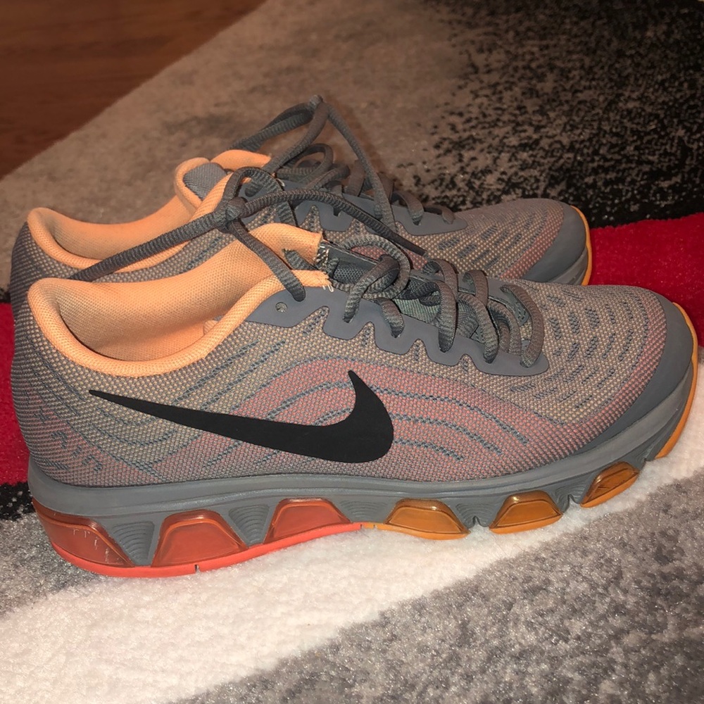 Nike tailwind 6 sneakers